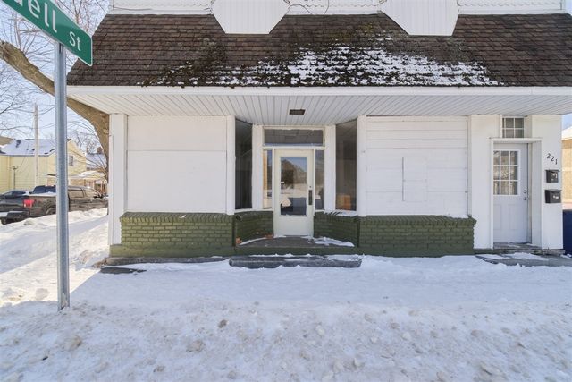 221 5th Street, Manistee, MI 49660