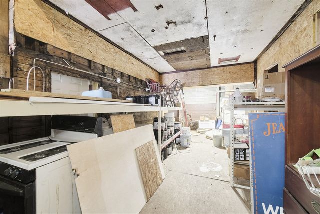 221 5th Street, Manistee, MI 49660