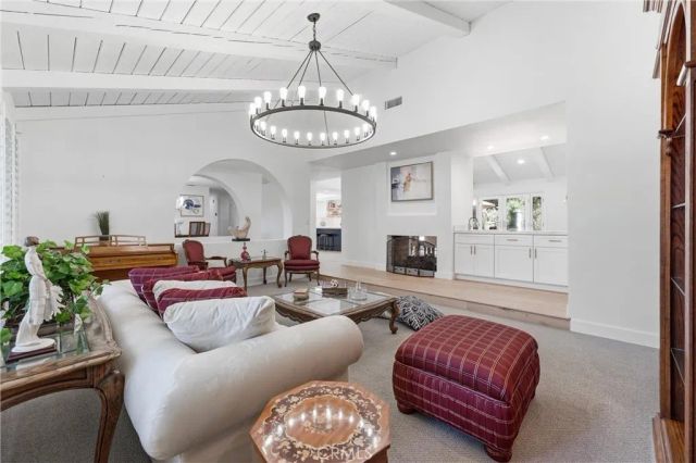 2101 Pioneer Avenue, Fullerton, CA 92831
