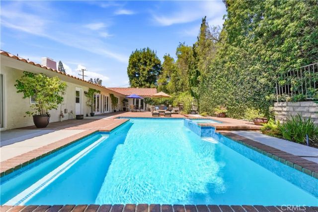2101 Pioneer Avenue, Fullerton, CA 92831