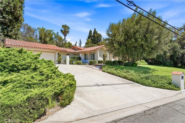 2101 Pioneer Avenue, Fullerton, CA 92831