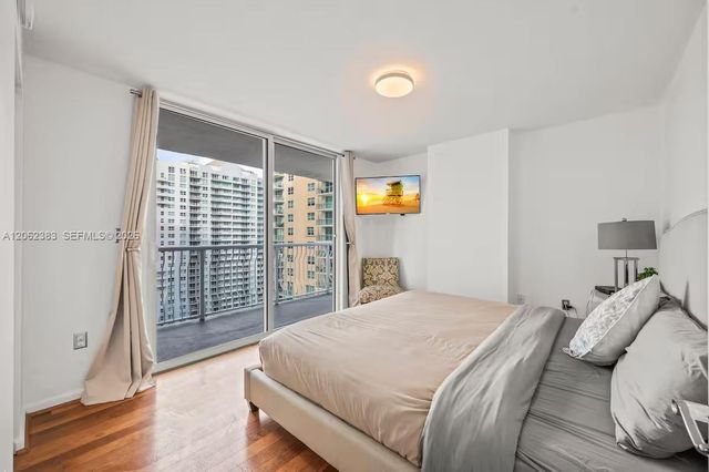 1200 Brickell Bay Dr 2502, Miami, FL 33131