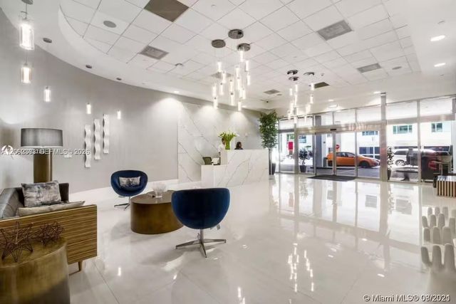 1200 Brickell Bay Dr 2502, Miami, FL 33131