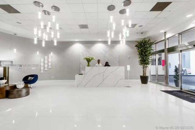 1200 Brickell Bay Dr 2502, Miami, FL 33131