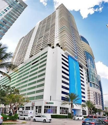 1200 Brickell Bay Dr 2502, Miami, FL 33131
