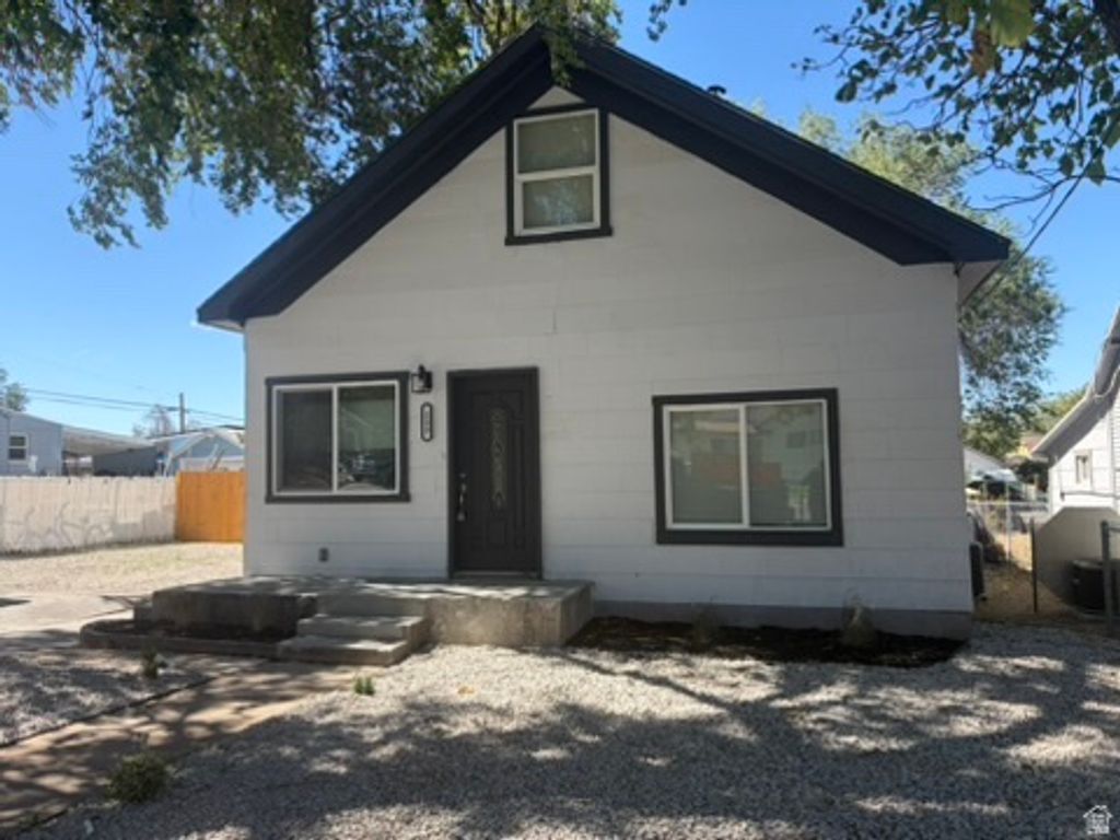 233 N 4TH ST, Tooele, UT 84074 — exterior