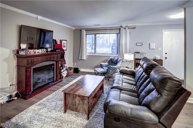 26686 Lake Of The Falls Boulevard, Olmsted Falls, OH 44138