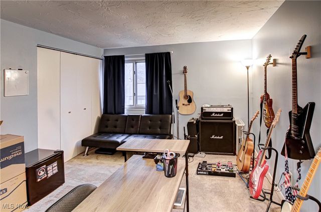 26686 Lake Of The Falls Boulevard, Olmsted Falls, OH 44138