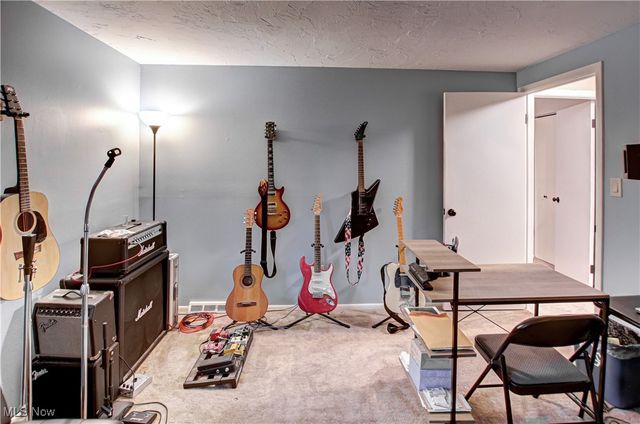 26686 Lake Of The Falls Boulevard, Olmsted Falls, OH 44138