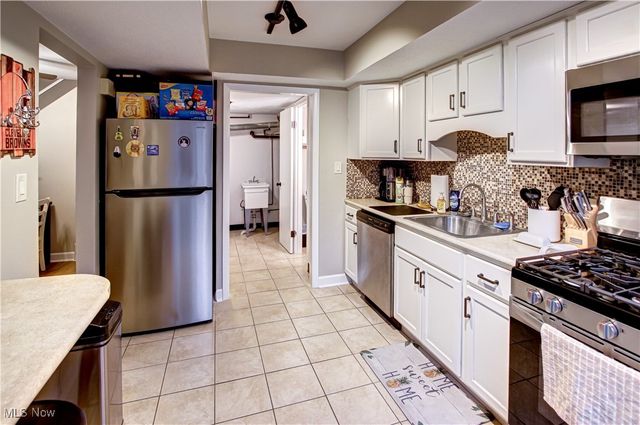 26686 Lake Of The Falls Boulevard, Olmsted Falls, OH 44138