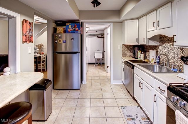 26686 Lake Of The Falls Boulevard, Olmsted Falls, OH 44138