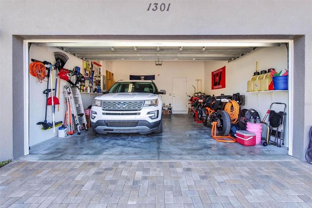 1301 36TH AVENUE N, St Petersburg, FL 33704