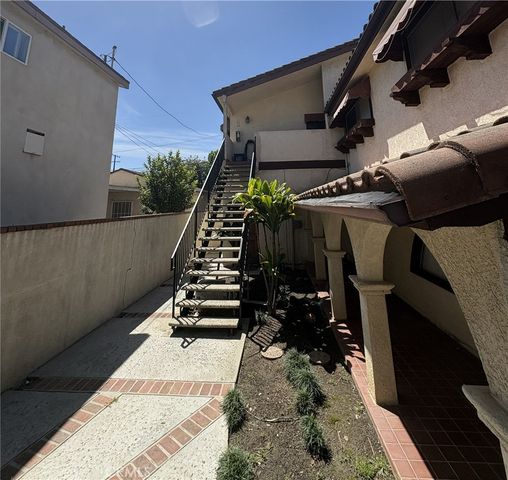 246 E Hullett Street, Long Beach, CA 90805
