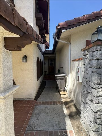 246 E Hullett Street, Long Beach, CA 90805