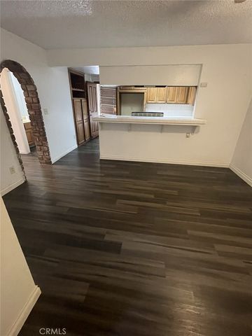246 E Hullett Street, Long Beach, CA 90805