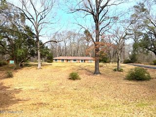 40 Old Courthouse Road, Natchez, MS 39120