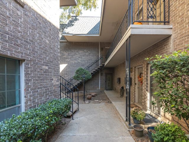 4420 Harlanwood Drive 231, Fort Worth, TX 76109