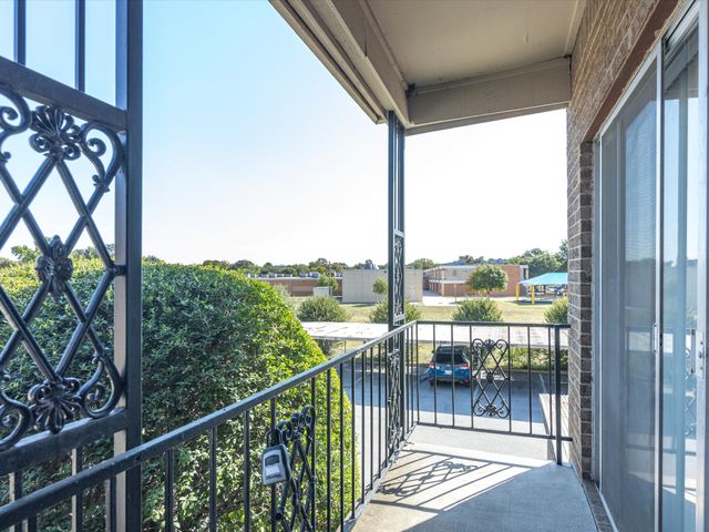4420 Harlanwood Drive 231, Fort Worth, TX 76109