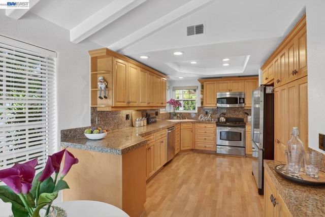 531 Silver Lake Dr, Danville, CA 94526