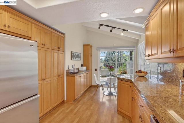 531 Silver Lake Dr, Danville, CA 94526