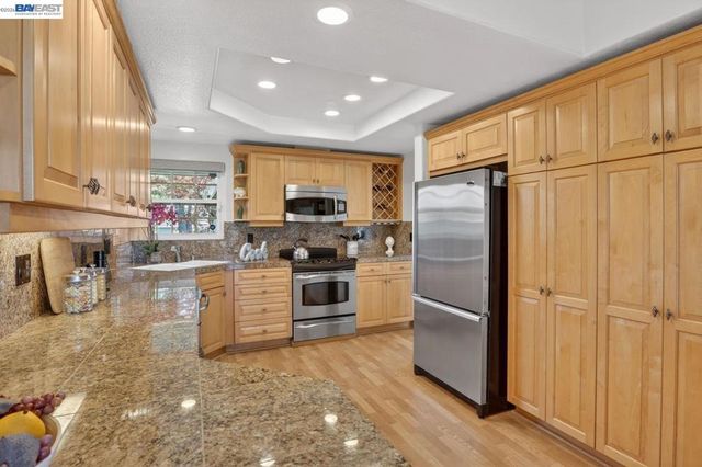 531 Silver Lake Dr, Danville, CA 94526