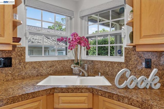 531 Silver Lake Dr, Danville, CA 94526