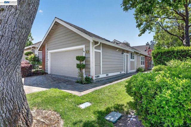 531 Silver Lake Dr, Danville, CA 94526