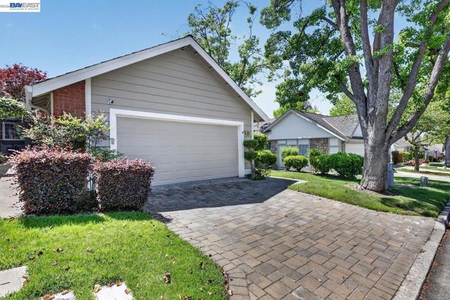 531 Silver Lake Dr, Danville, CA 94526