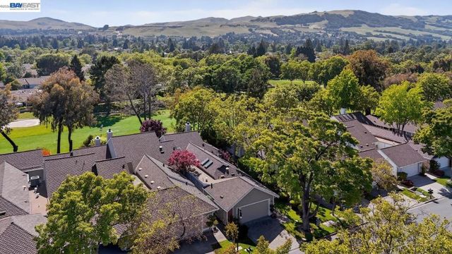 531 Silver Lake Dr, Danville, CA 94526