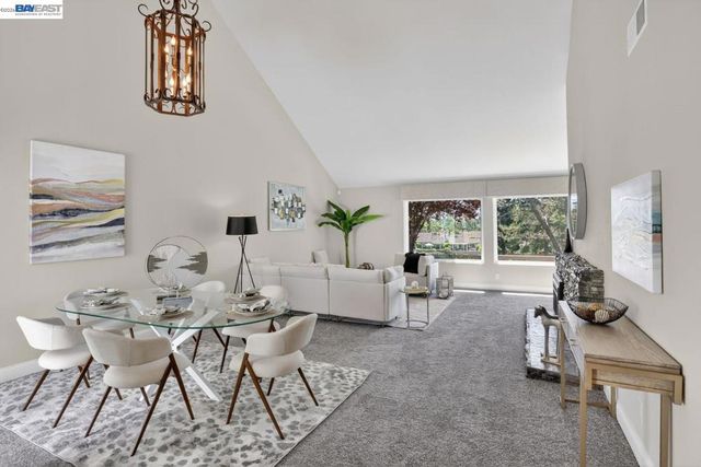 531 Silver Lake Dr, Danville, CA 94526