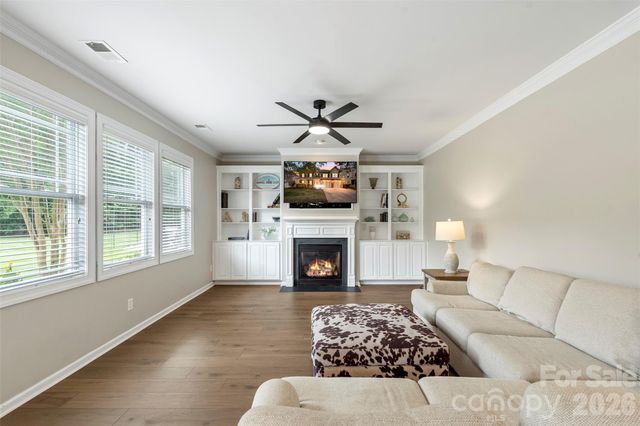 10019 Elizabeth Crest Lane, Charlotte, NC 28277