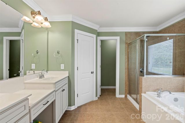 10019 Elizabeth Crest Lane, Charlotte, NC 28277