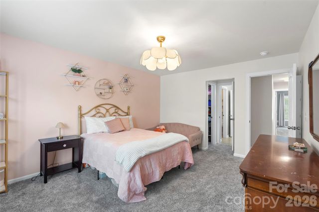 10019 Elizabeth Crest Lane, Charlotte, NC 28277