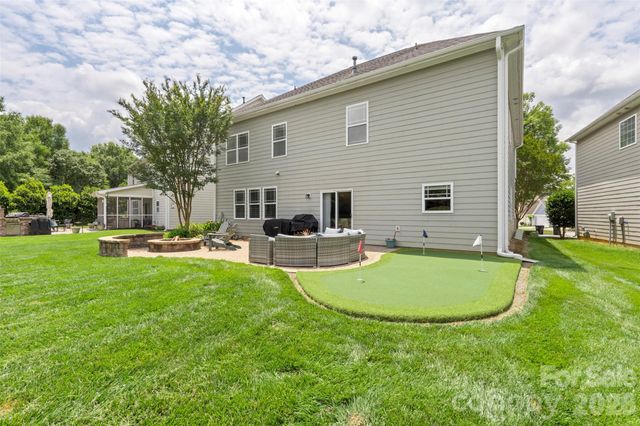 10019 Elizabeth Crest Lane, Charlotte, NC 28277