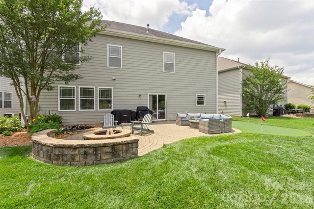 10019 Elizabeth Crest Lane, Charlotte, NC 28277