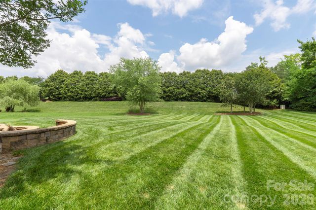 10019 Elizabeth Crest Lane, Charlotte, NC 28277