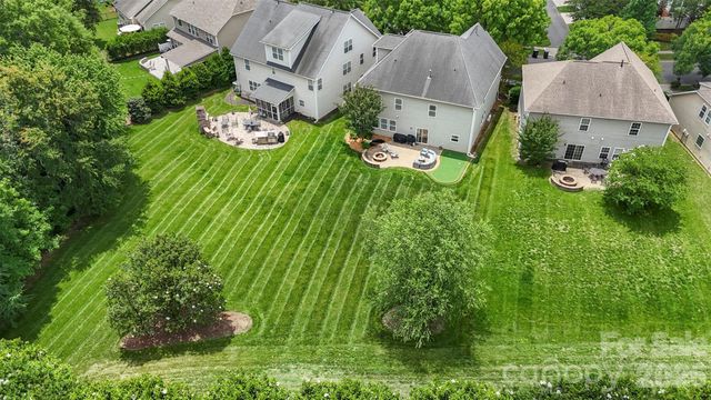 10019 Elizabeth Crest Lane, Charlotte, NC 28277