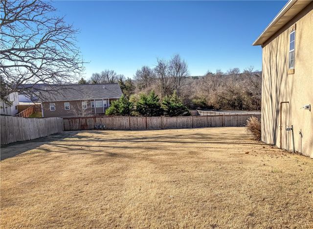 1220 W Holt Avenue, Harrison, AR 72601