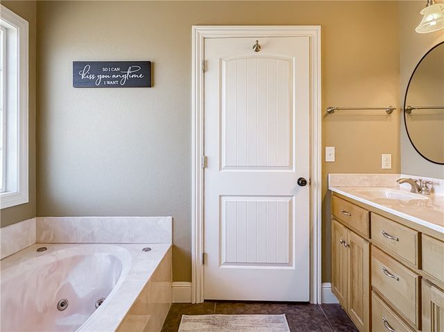 1220 W Holt Avenue, Harrison, AR 72601