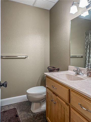 1220 W Holt Avenue, Harrison, AR 72601