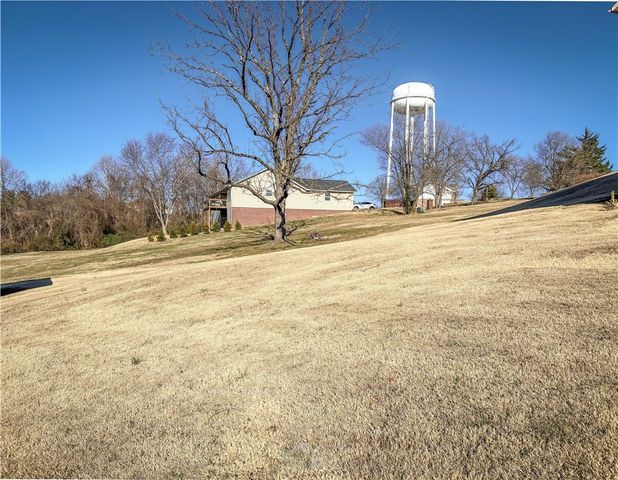 1220 W Holt Avenue, Harrison, AR 72601