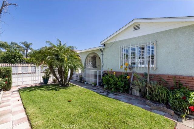 448 Fermoore, San Fernando, CA 91340