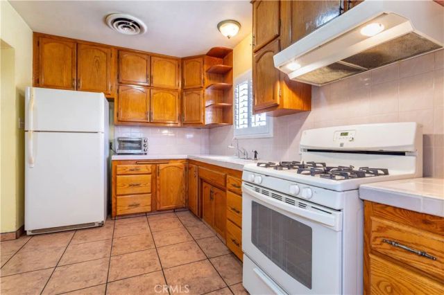 448 Fermoore, San Fernando, CA 91340