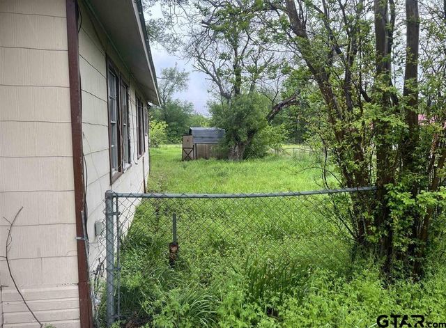 582 E Main St, Van, TX 75790