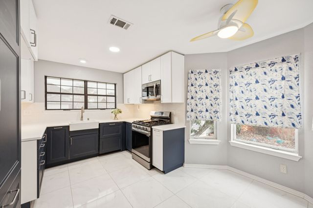 2204 Via Del Plata, Carrollton, TX 75006