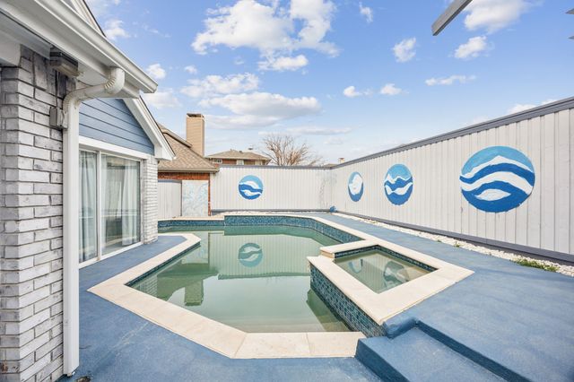 2204 Via Del Plata, Carrollton, TX 75006