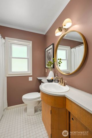 11205 Phinney Avenue N, Seattle, WA 98133