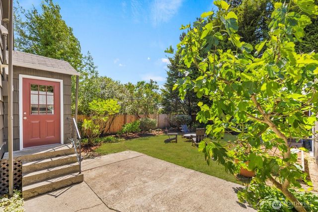 11205 Phinney Avenue N, Seattle, WA 98133