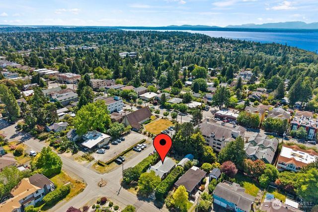 11205 Phinney Avenue N, Seattle, WA 98133