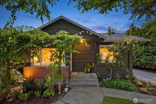 11205 Phinney Avenue N, Seattle, WA 98133